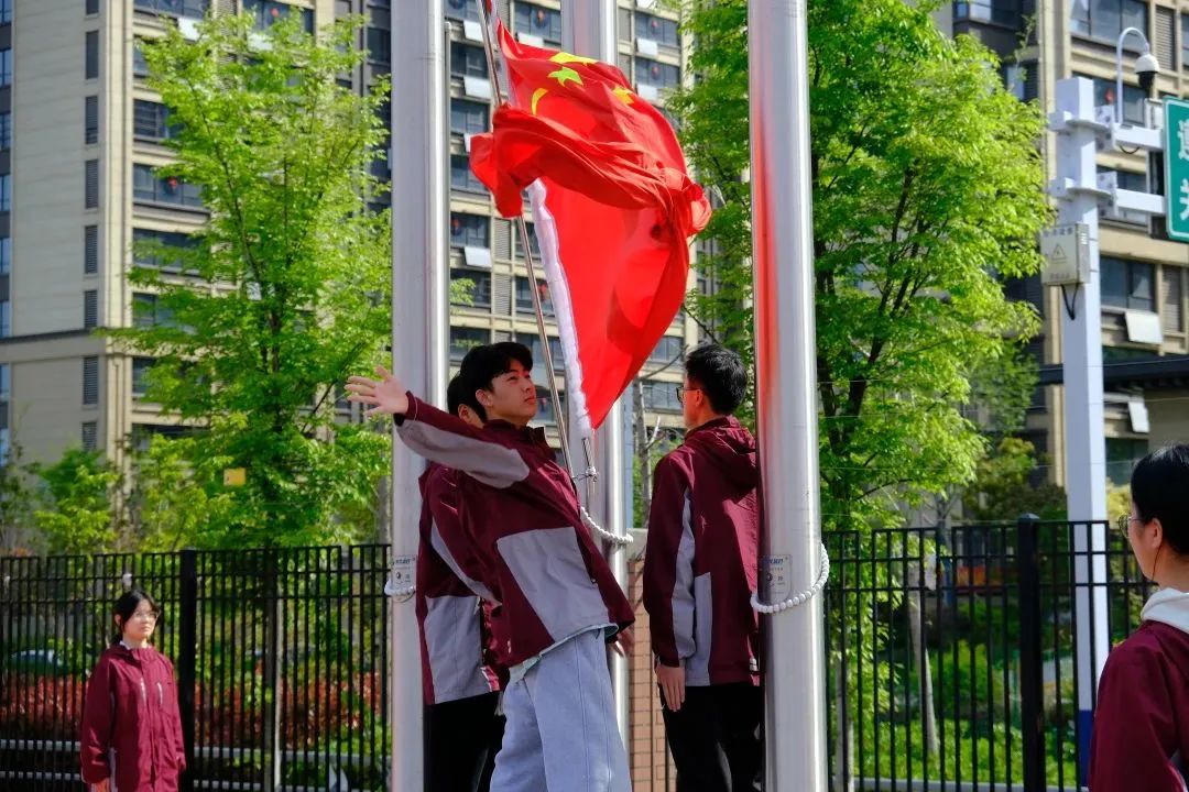 與春風為伴，攜安全同行 | 蚌埠博雅培文第十周升旗儀式